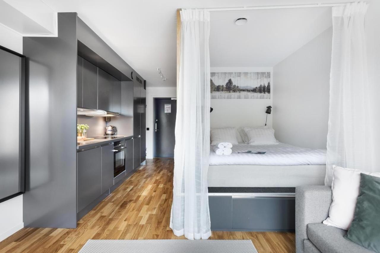Hoom Home & Hotel Соллентуна Экстерьер фото