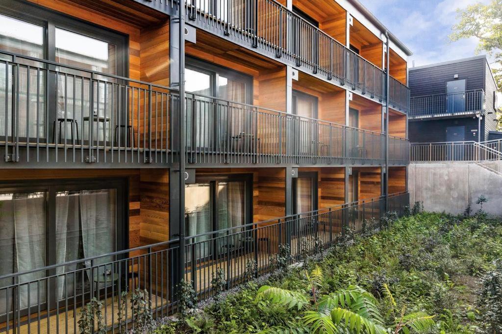 Hoom Home & Hotel Соллентуна Экстерьер фото